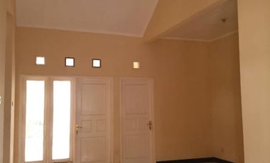 Disewakan Rumah Siap Huni Dalam Cluster Taman Sari Bekasi