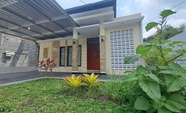 RUMAH CANTIK AKSES BAGUS PAS TEPI JALAN PURWOREJO JOGJA