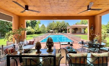 Casa Venta 5 Dormitorios Club Golf Lirios Piscina - Requínoa