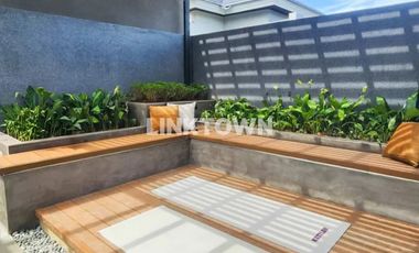 Dijual Rumah Eksklusif 3 lantai yang berlokasi sangat strategis di Bintaro
