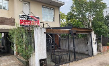 VENTA -  CHALET PH de 6 AMBIENTES - IDEAL DOS FAMILIAS - MORON