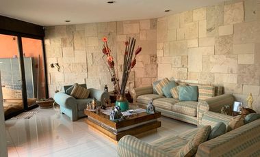 Espectacular casa con bungalow para visitas