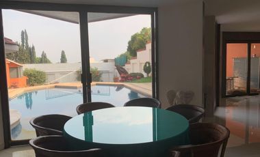 Espectacular casa con bungalow para visitas