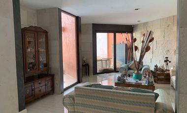Espectacular casa con bungalow para visitas
