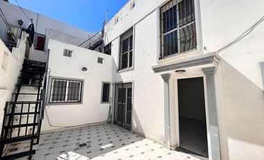 Venta casa de pasillo de tres dormitorios con patio, terraza y parrillero, sobre Avellaneda, Rosario