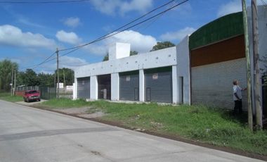 GRAN PREDIO EN GENERAL RODRIGUEZ 1900 M2 , GALPON, 2 LOCALES COMERCIALES, PLAYON DE MANIOBRAS, CASA DE CUIDADORES