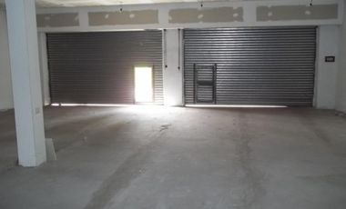 GRAN PREDIO EN GENERAL RODRIGUEZ 1900 M2 , GALPON, 2 LOCALES COMERCIALES, PLAYON DE MANIOBRAS, CASA DE CUIDADORES