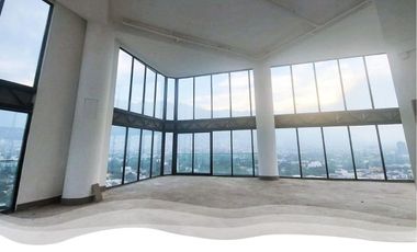 VENTA OFICINA (PENTHOUSE) Incluye Terraza 