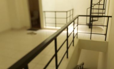 Tempat usaha Strategis hadap barat di Ruko Venice Graha Raya | UT-7600