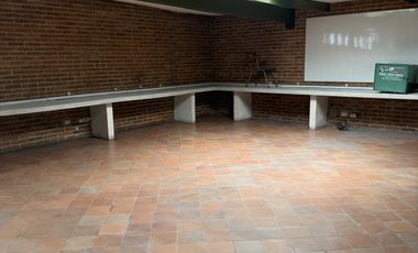 edificio en arriendo/venta en los andes-barrios unidos. Cod A700352