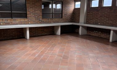 edificio en arriendo/venta en los andes-barrios unidos. Cod A700352