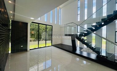 casa en venta en via autopista internacional. Cod V103074