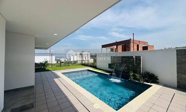 casa en venta en via autopista internacional. Cod V103074