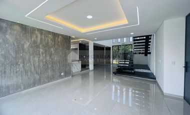 casa en venta en via autopista internacional. Cod V103074