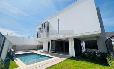 casa en venta en via autopista internacional. Cod V103074