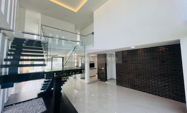 casa en venta en via autopista internacional. Cod V103074