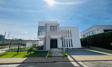 casa en venta en via autopista internacional. Cod V103074