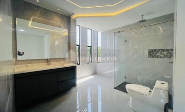 casa en venta en via autopista internacional. Cod V103074