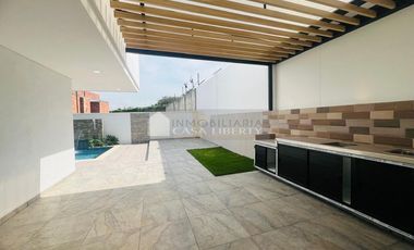 casa en venta en via autopista internacional. Cod V103074