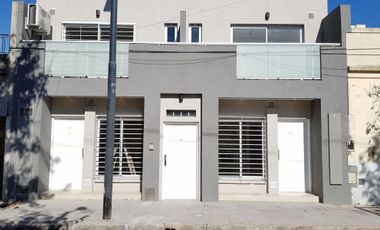 (RETASADO) A ESTRENAR PH 2 Ambientes 1º Terraza Parrilla Baño Completo. Dormitorio c/Placard  de Categoria