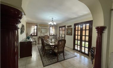 SE VENDE CASA EN LA ALAMEDA