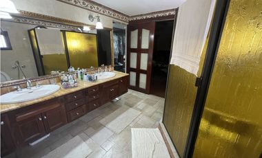 SE VENDE CASA EN LA ALAMEDA
