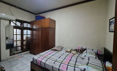 Rumah 2 Lantai 4 Kamar Tidur Lokasi Tebet Jaksel