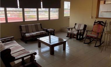 SE VENDE AMPLIA CASA EN EL DORADO AM
