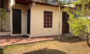SE VENDE AMPLIA CASA EN EL DORADO AM