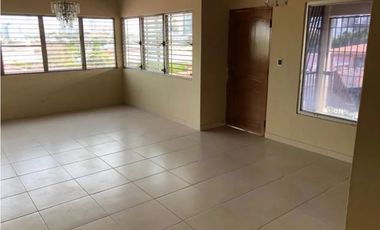 SE VENDE AMPLIA CASA EN EL DORADO AM