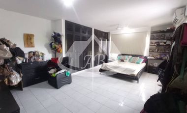 CASA EN VENTA BARRIO LA CASTELLANA|1347