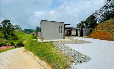 Finca en venta El carmen de viboral Sector Quirama SE ENTREGA RENTANDO