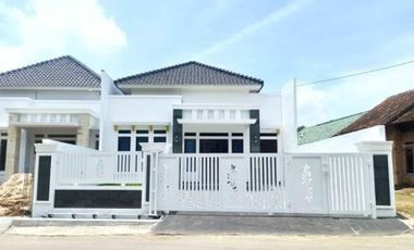 Rumah dijual di Tanjung Senang, Pinggir Jalan Aspal