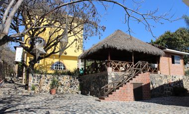 Quinta amueblada en venta, ideal para negocio