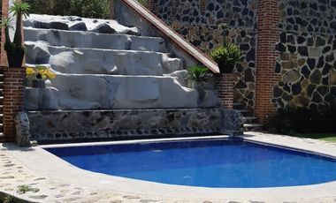 Quinta amueblada en venta, ideal para negocio