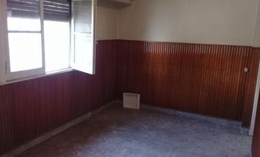 EXCELENTE PROPIEDAD EN LOTE PROPIO CON FONDO.