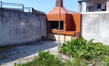 EXCELENTE PROPIEDAD EN LOTE PROPIO CON FONDO.