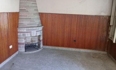 EXCELENTE PROPIEDAD EN LOTE PROPIO CON FONDO.