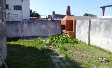 EXCELENTE PROPIEDAD EN LOTE PROPIO CON FONDO.