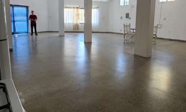 EXCELENTE OPORTUNIDAD. CASA y LOCAL COMERCIAL EN ESQUINA