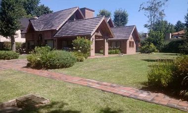 Casa en venta en Berazategui Este