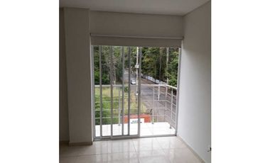 Vendo Edificio comercial  con Apartamentos y locales Cantarana