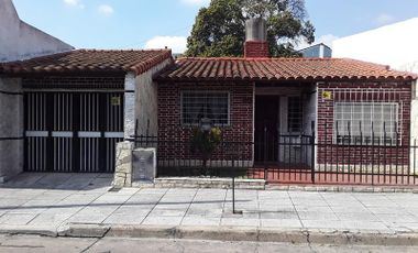 Casa en  La Tablada - OPORTUNIDAD