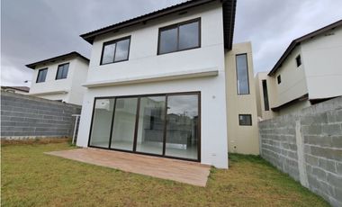 ALQUILER DE CASA EN COSTA VERDE CHORRERA