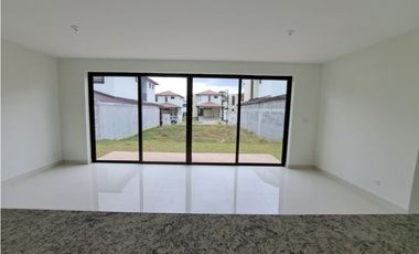 ALQUILER DE CASA EN COSTA VERDE CHORRERA