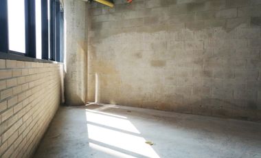 PR15032 Arriendo de oficina sector Envigado, La Intermedia