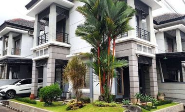 Rumah Hook Manis dan Moderen Siap Huni di Manyar Tirtoyoso Surabaya