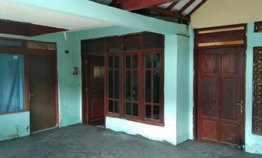 Dikontrakkan Rumah Jl. Nusantara Wisma Tropodo Strategis Dekat Surabaya