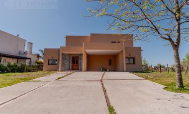 Casa en venta - El Canton -Norte- 420.000 USD