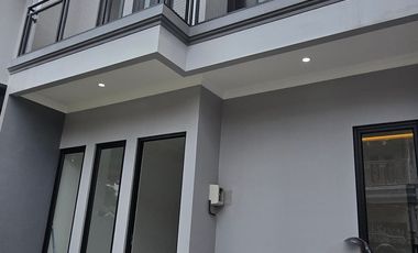 rumah 2 lantai baru di Kencana Loka BSD City dekat dengan Stasiun Rawabuntu dan EXIT Tol
